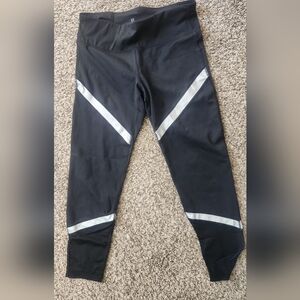 GAP Blackout Technology Leggings